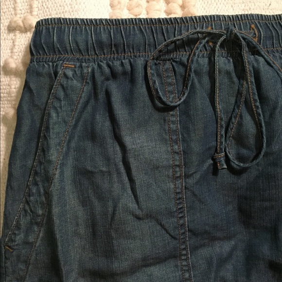 Cloth and stone skirt - Picture 2 of 4